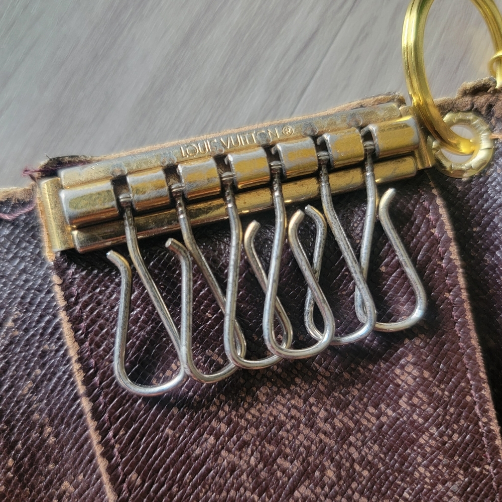 SALE🎉 Authentic Louis Vuitton Damier Checkered Key Holder With Box - Picture 5 of 13